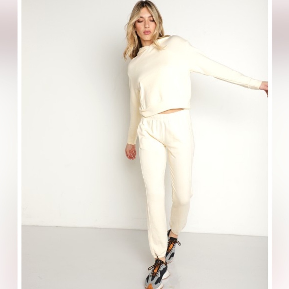 Monrow Matching Set Supersoft Fleece Girlfriend Pull Over Hoodie/Joggers Cream
